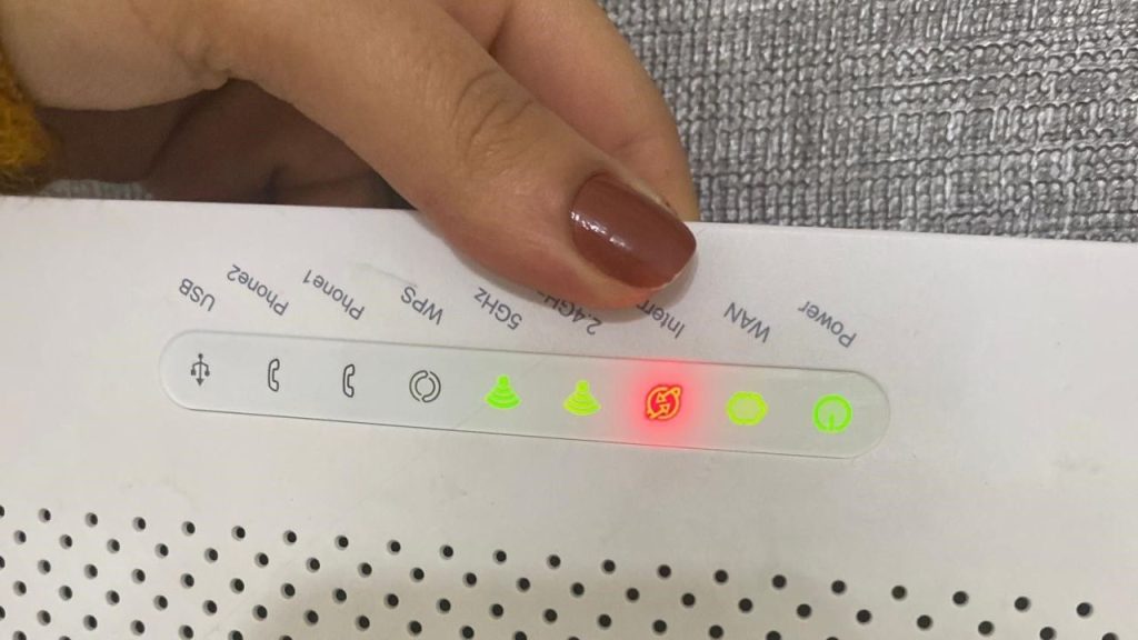 Kardeşler Mahallesi’nde İnternet Sorunu Vatandaşları Mağdur Ediyor