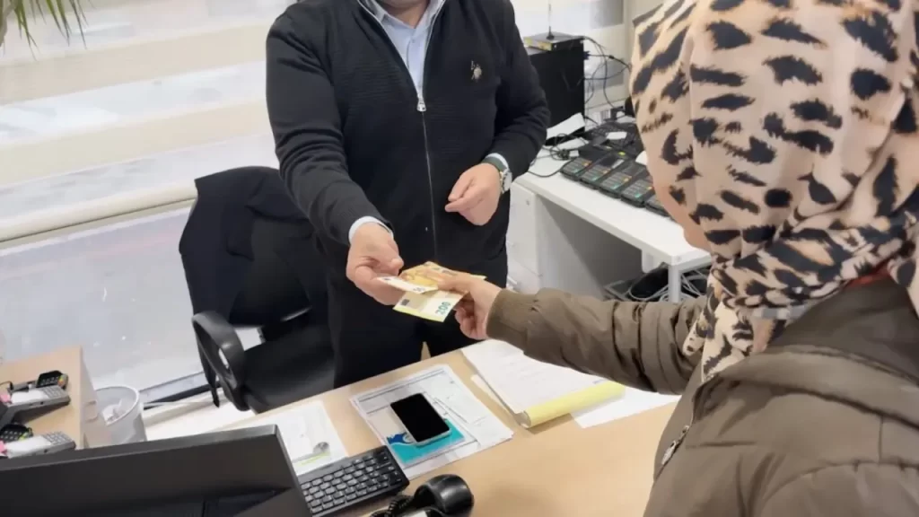 Kayseri’de Düşülen Para, Duyarlı Vatandaşlar ve Ekiplerin Titiz Çalışmasıyla Bulundu