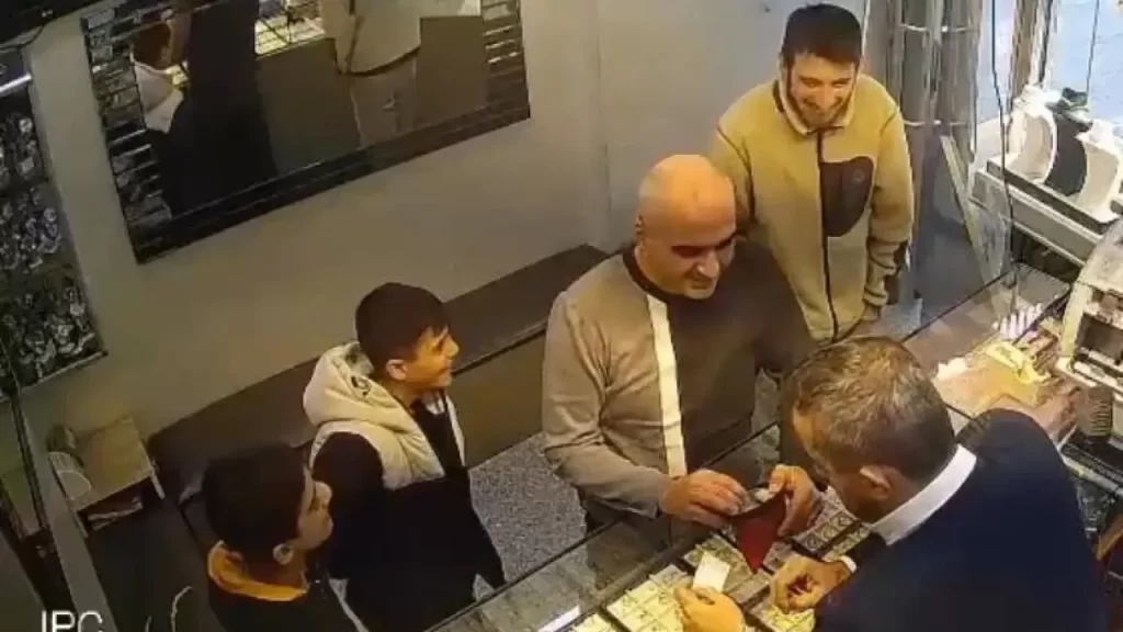 Kemalpaşa’da Değeri 1.3 Milyon Lira Olan Altın Darbesi