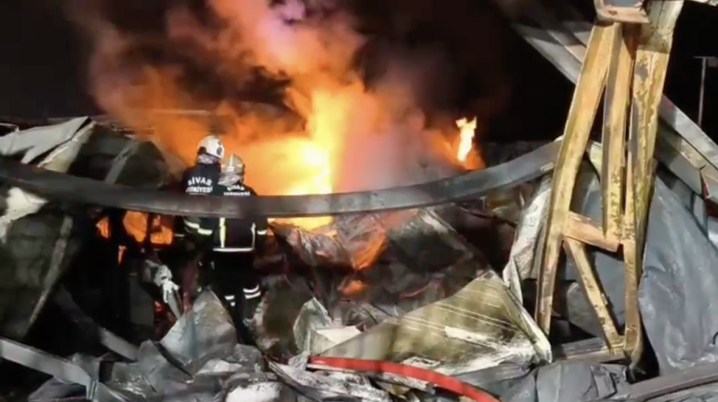 Kırıkkale’de Kimya Fabrikasında Yangın Paniği Sürdü