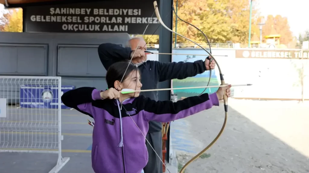 Kızını Okçuluğa Başlatan Baba, Hedefini Yarışmacı Olmak Olarak Belirledi