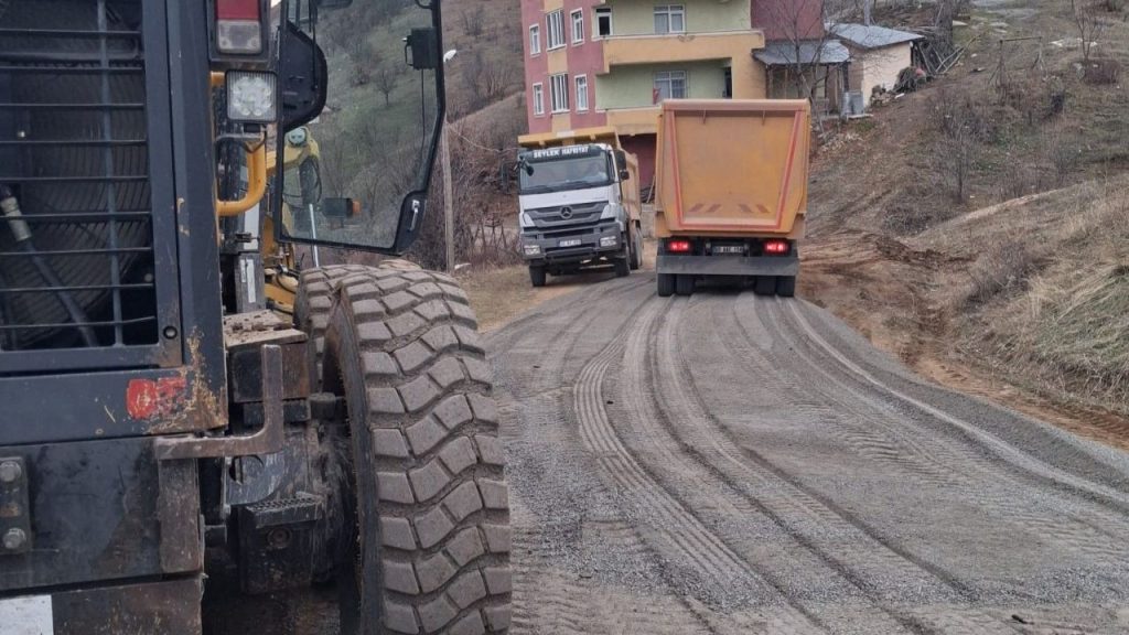 Koyulhisar’da Asfalt Temel Çalışması Tamamlandı