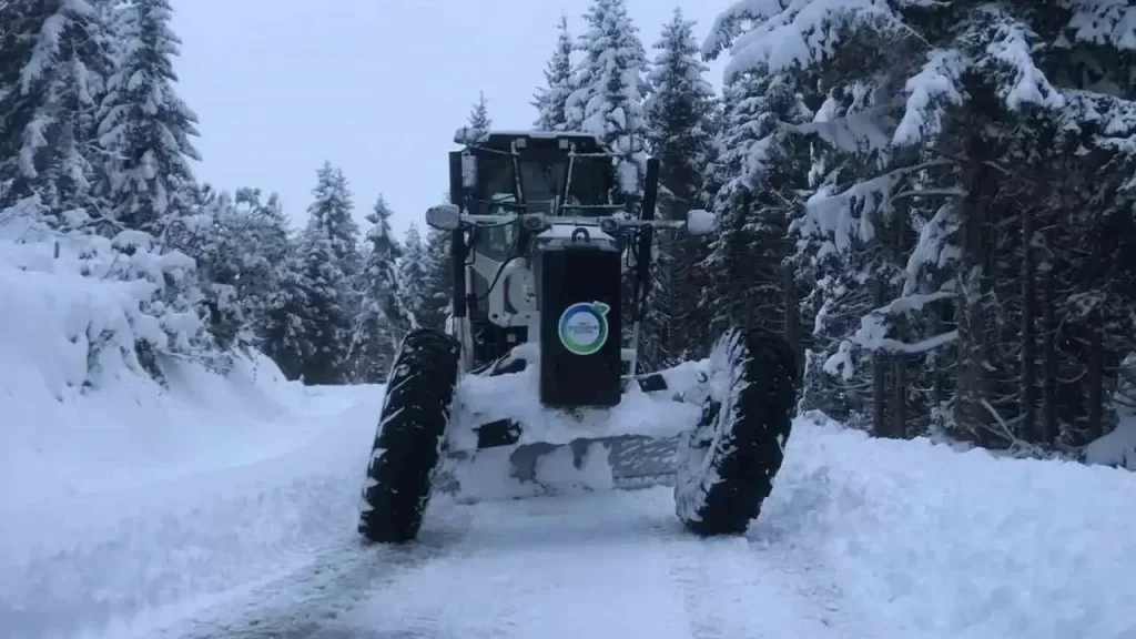 Ordu’da Karla Mücadelede Büyükşehir’den Hızlı Çalışma