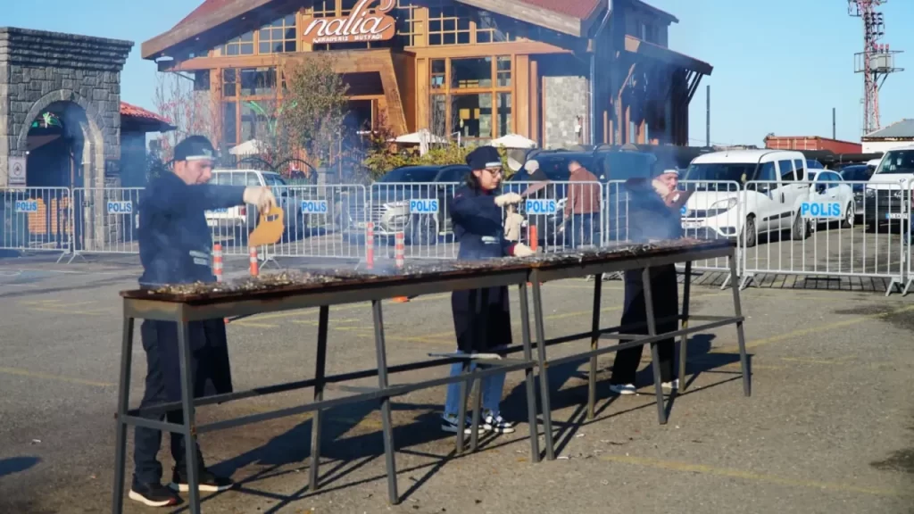 Rize’de Hamsi Festivali renkli görüntülere sahne oldu