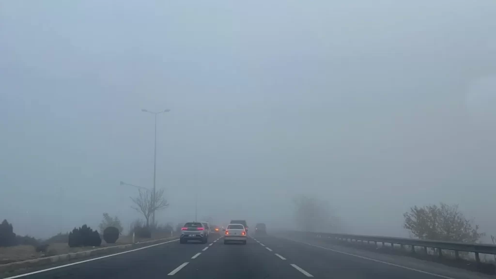 Sabah Saatlerinde Kent Genelinde Yoğun Sis Etkili Oldu