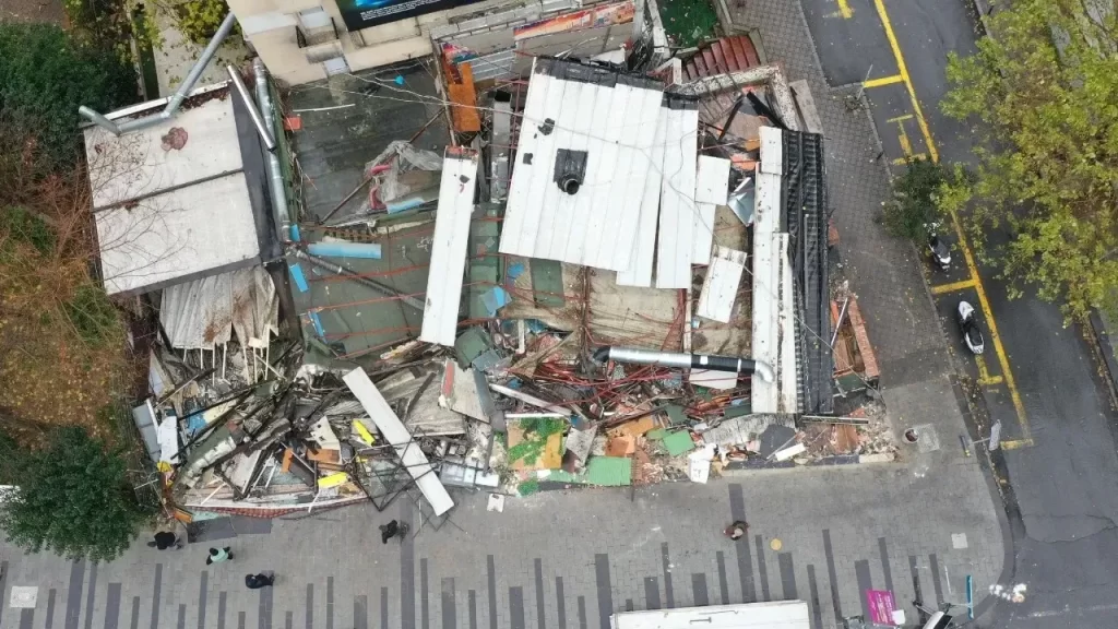 Şişli’de Restoranda Zehirlenme: 25 Kişi Hastaneye Sevk Edildi