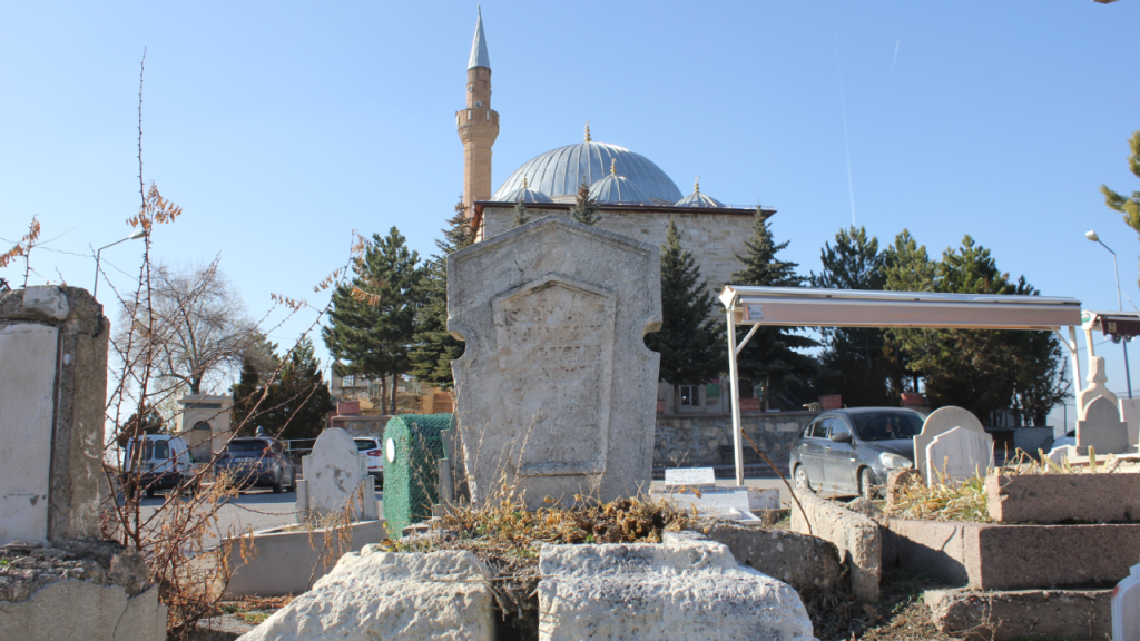Sivas Yukarı Tekke Mezarlığı Tarih ve Sanat Külliyatı