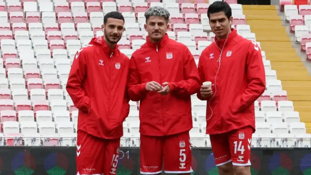 Sivasspor Çorum FK Maçına Hazırlanıyor: Kadro ve Saat Belli Oldu
