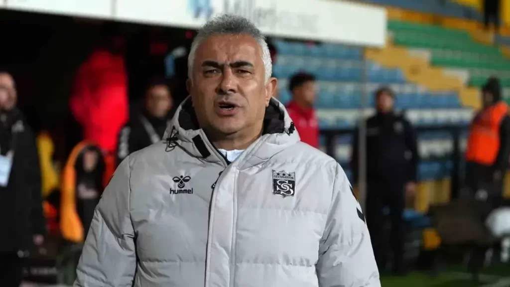 Sivasspor, İstanbulspor’a deplasmanda 2-1 mağlup oldu