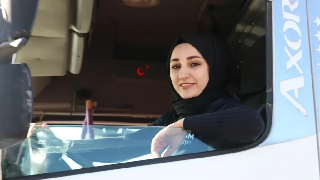 Sivas’ta Kadın Tır Şoförü Rabia Demir’den İlham Veren Başarı Hikayesi