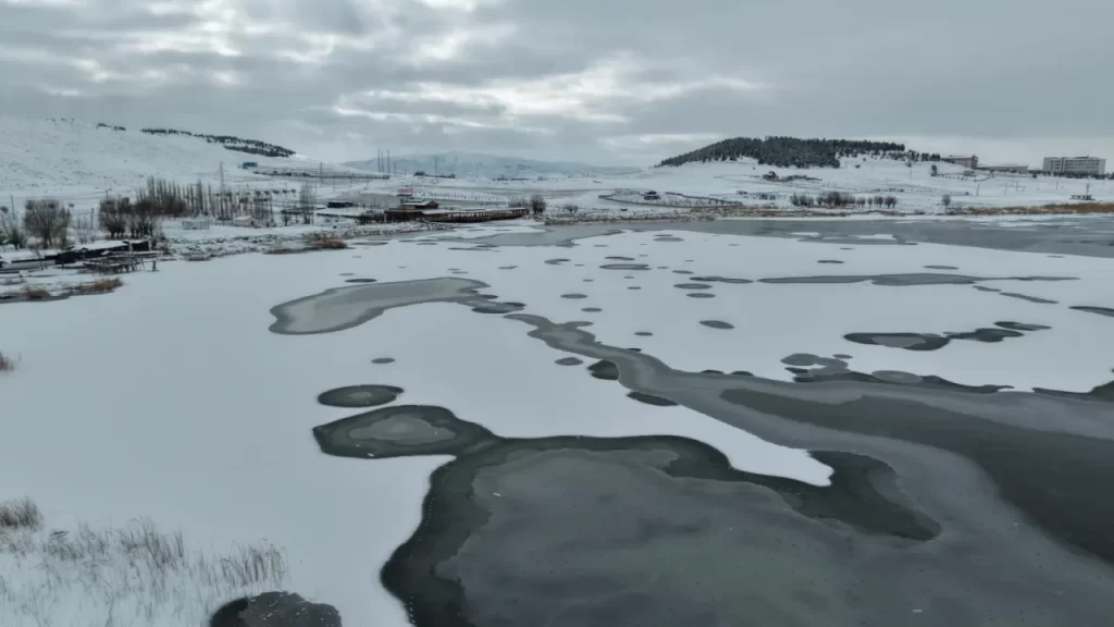 Sivas’ta Soğuk Hava ve Yoğun Kar Yağışı İle Mücadele Sürüyor