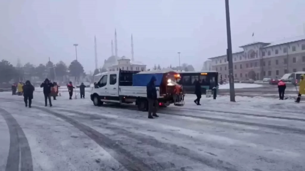 Sivas’ta Yoğun Kar Yağışı ve Alınan Önlemler