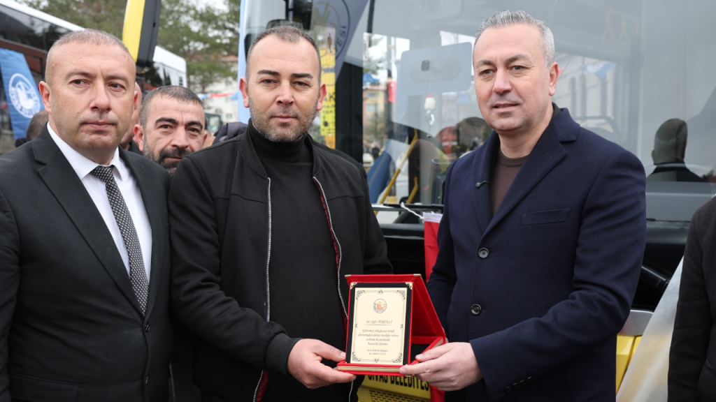 Sivas’taki Otobüs Şoföründen Güzel Örnek Davranış