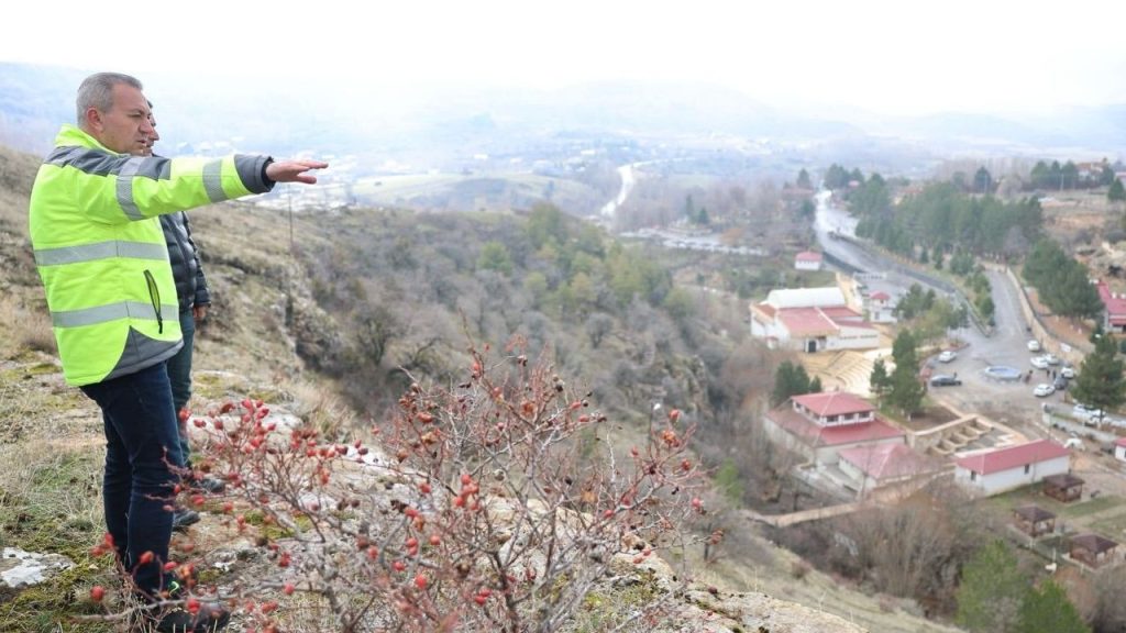 Soğuk Çermik’te Yenileme ve Çevre Düzenleme Çalışmaları Sürüyor