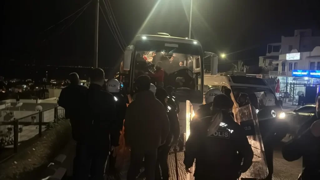 Stad Çıkışında Gerginlik: Şişeler ve Güvenlik Önlemleri