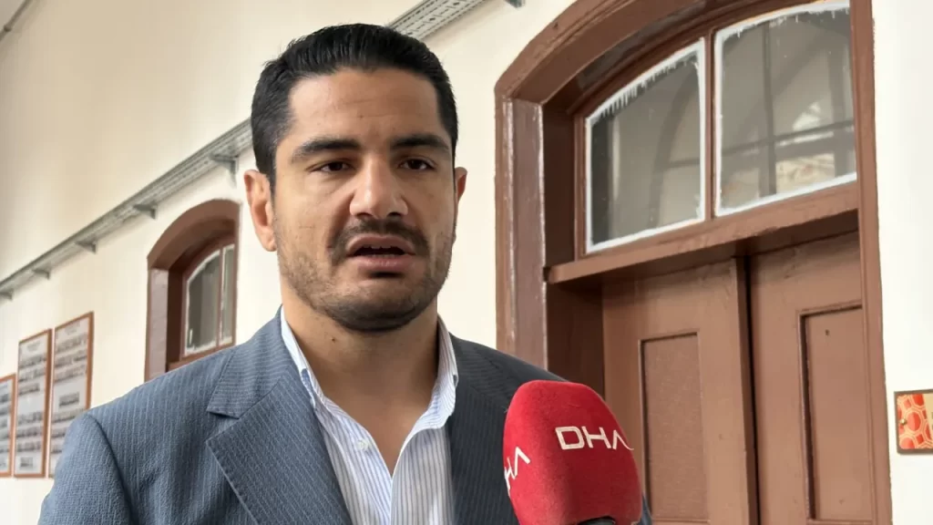 Taha Akgül, Sivas’ta Gençlerle Buluştu ve Hedeflerini Paylaştı