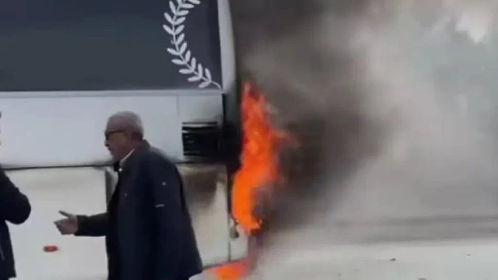Tarsus-Adana-Gaziantep Otoyolu’nda Otobüste Yangın Panik Yarattı
