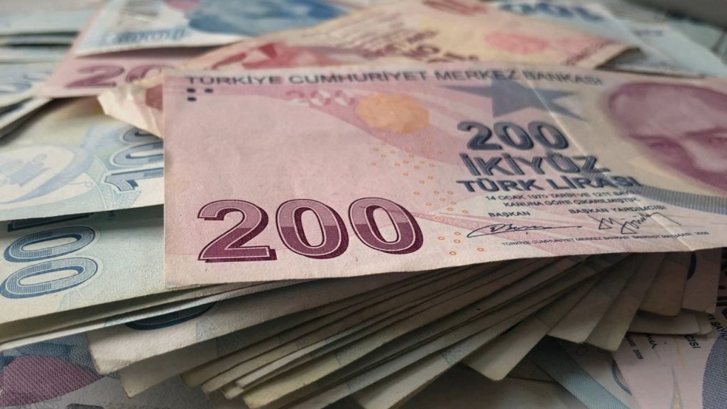 Türk-İş ve Bakanlık Arasındaki Asgari Ücret Görüşmeleri Sürüyor