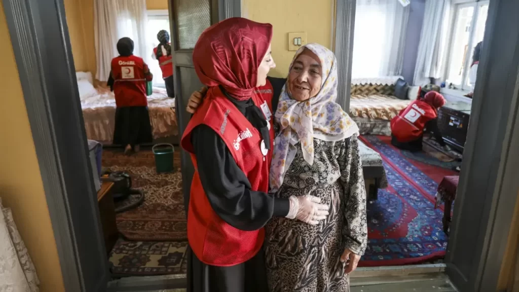 Türk Kızılay’dan 450 bin gönüllüyle insani yardım atağı