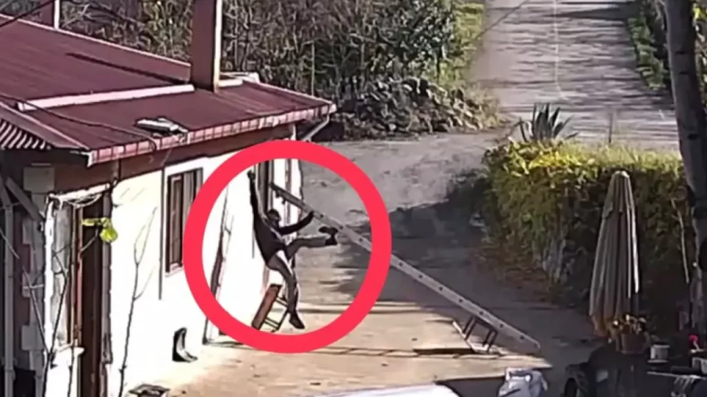 Ulubey’de Muhtarın Baca Çıkışı Kazası Sonucu Yaralandı