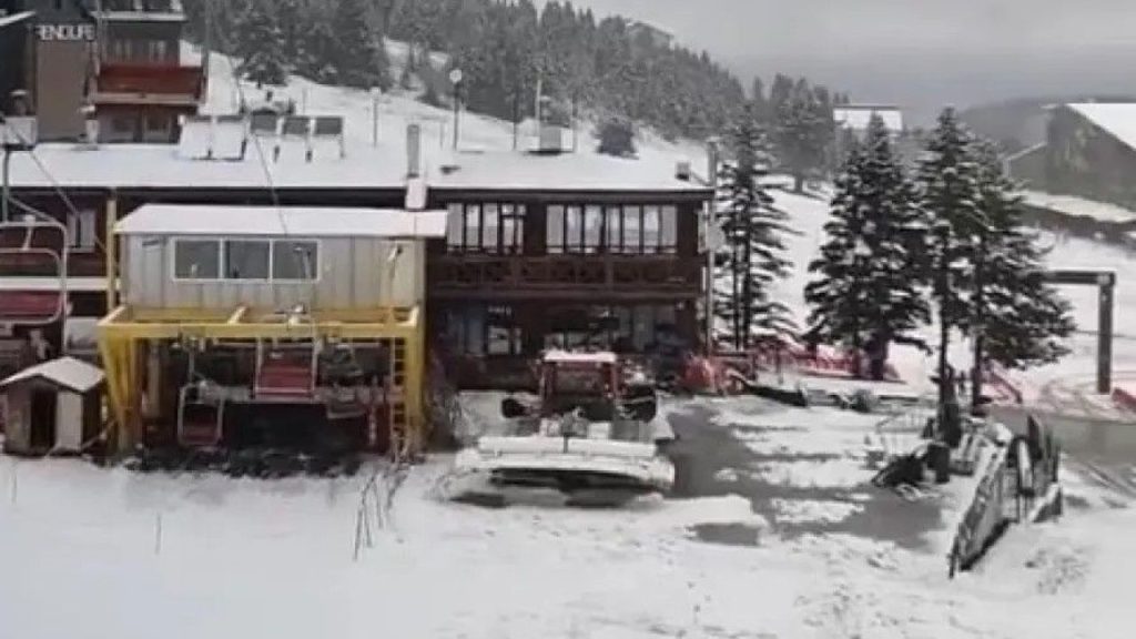 Uludağ’da kar yağışı otel ve turizmi canlandırdı