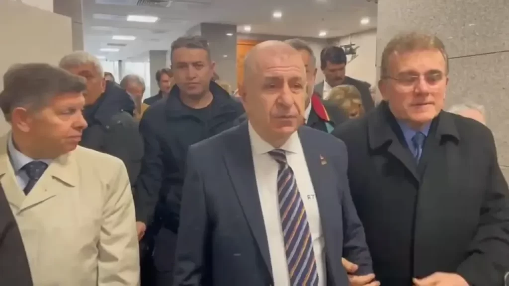 Ümit Özdağ Hakaret Davasında Beraat Etti