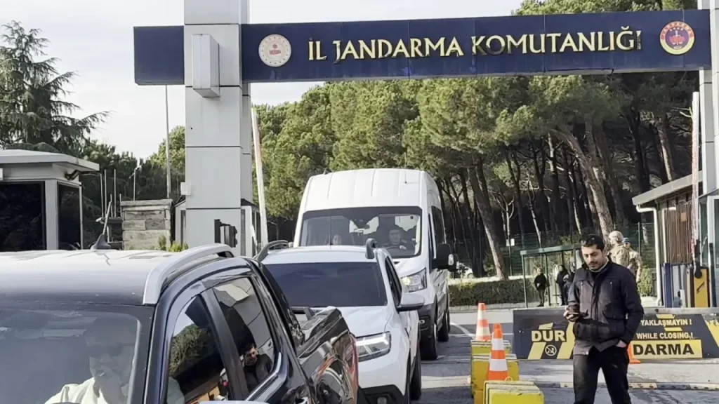 Ünlü oyuncu ve ünlü isimlere uyuşturucu operasyonu şoku