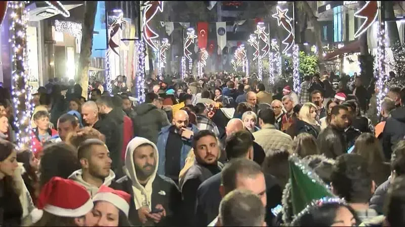 Yeni Yıl Mesajlarıyla Sevdiklerinize Duygularınızı İfade Edin