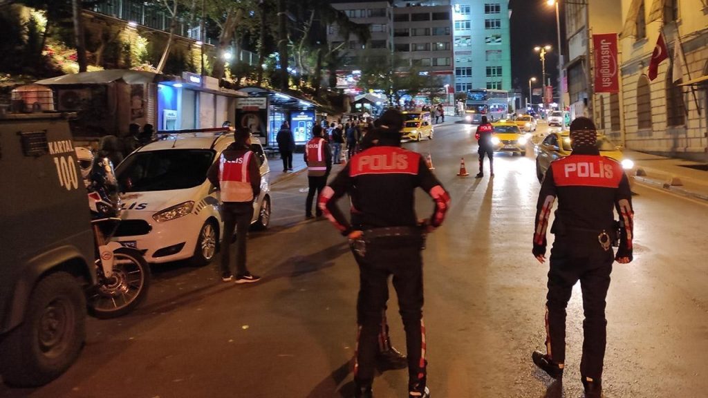 Yılbaşı Güvenlik Önlemleri 325 Bin Personelle Sürdürülüyor