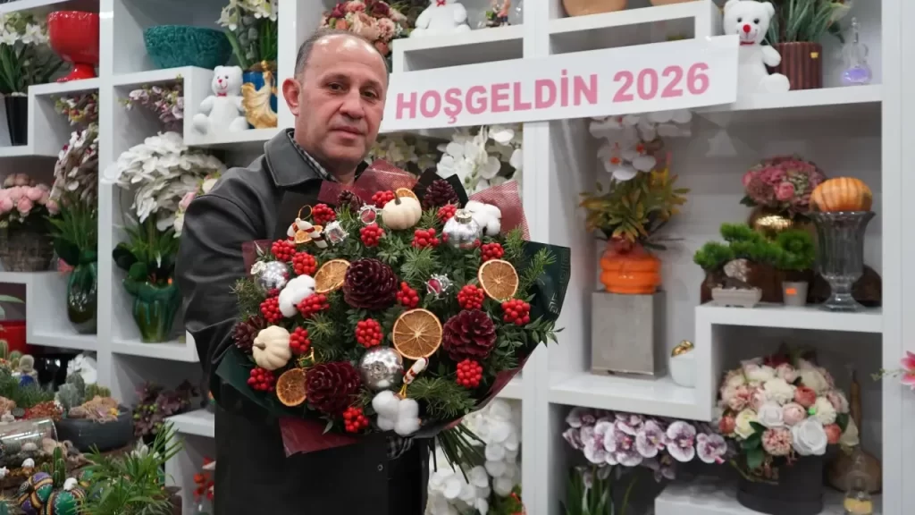 Yılbaşı Renkleri: Kokina Çiçeği Bu Sezonun İlgi Çeken Süsü