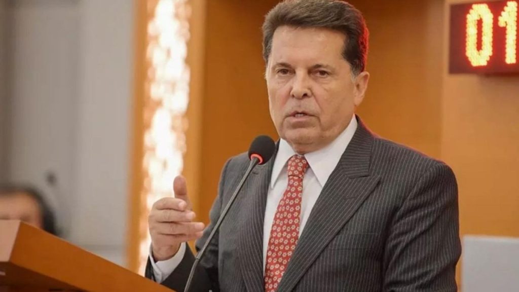 Ahmet Özer hakkında verilen ceza hukuki süreci başlattı