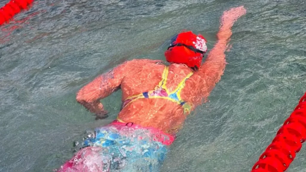 Bengisu Avcı buz yüzme şampiyonasında 3 birincilik kazandı