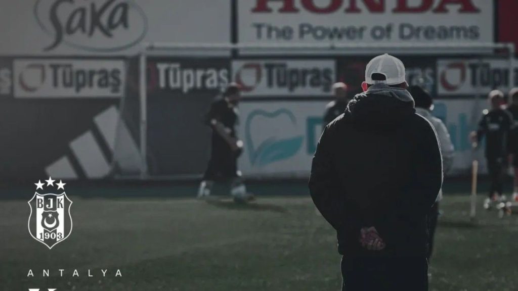 Beşiktaş, Antalya kampında 25 futbolcuyla çalışmalarına başladı