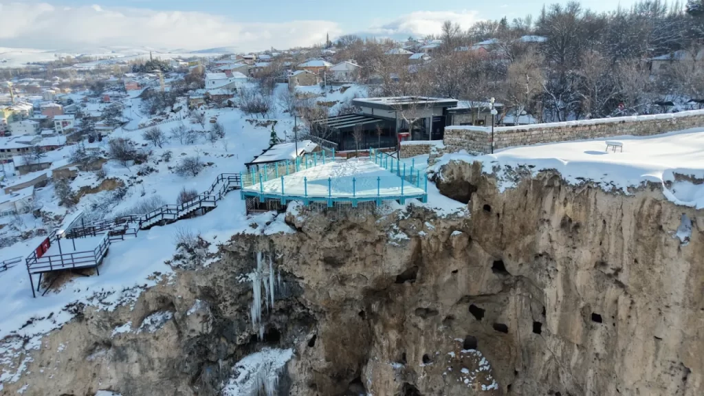 Bünyan’daki cam teras, ziyaretçi akınına uğruyor