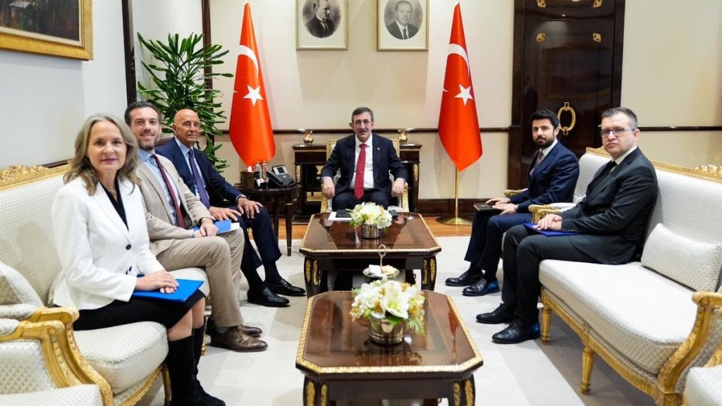 Cumhurbaşkanı Yardımcısı Yılmaz ile ABD Büyükelçisi Barrack Arasındaki Kritik Görüşme