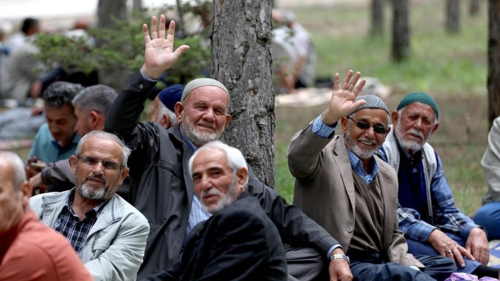 En düşük emekli maaşı 18 bin 939 liraya yükseldi