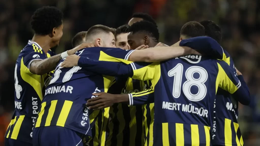 Fenerbahçe, Süper Kupa Yarı Finalinde Samsunspor’u 2-0 yendi