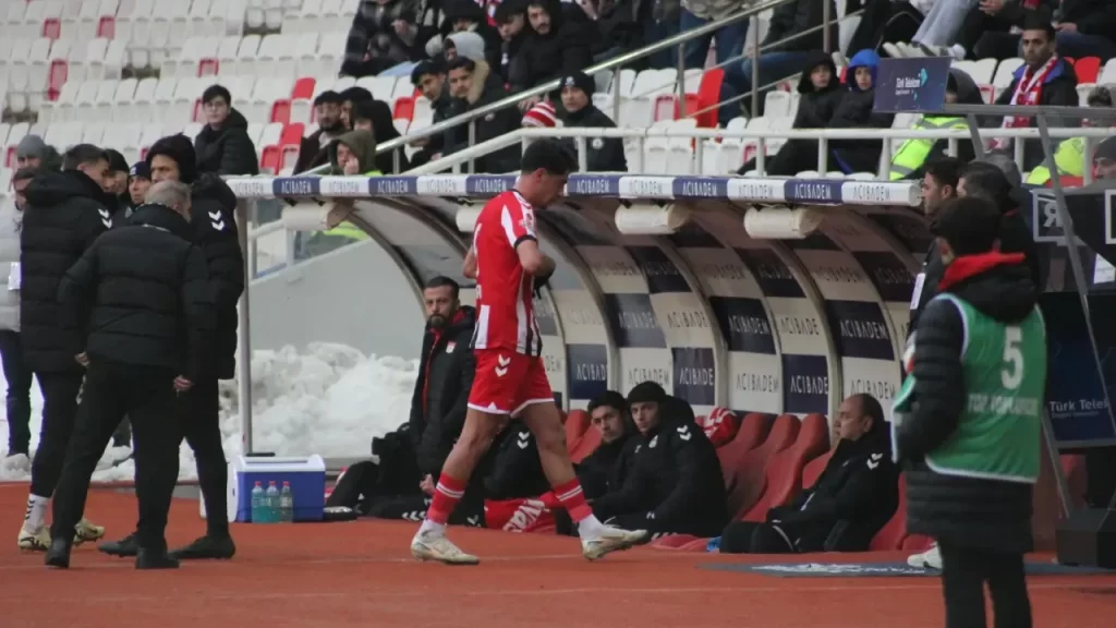 Futbol Disiplin Kurulu Özkan Yiğiter’e 2 Maç Men Cezası Verdi