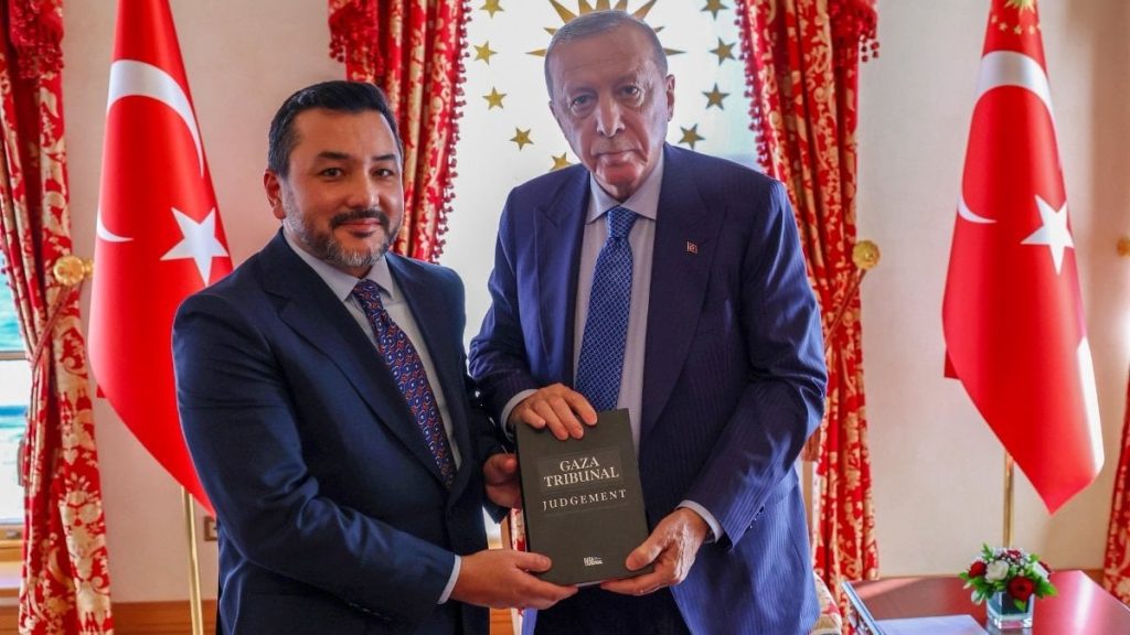 Gazze için hazırlanan Uluslararası Mahkeme Nihai Kararını Cumhurbaşkanı Erdoğan’a sundu