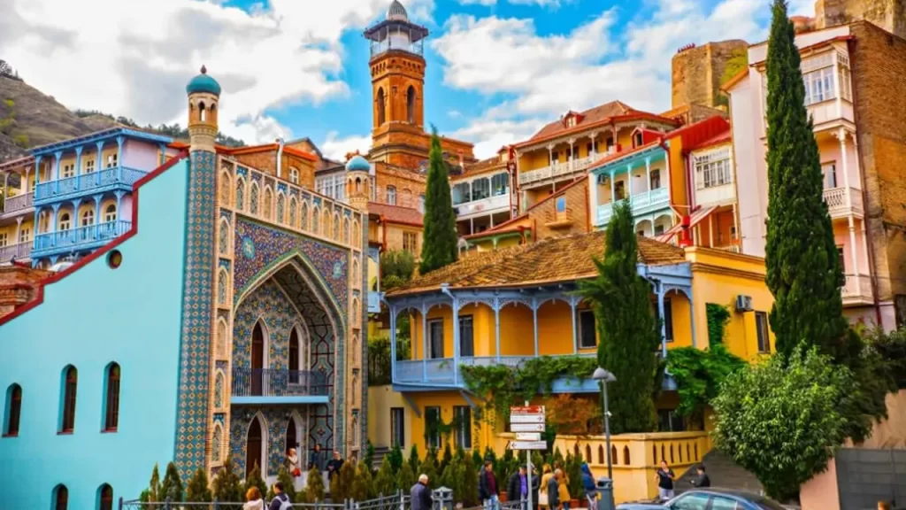 Gürcistan’da Yabancılara Oturma ve Çalışma İzni Zorunluluğu Getirildi