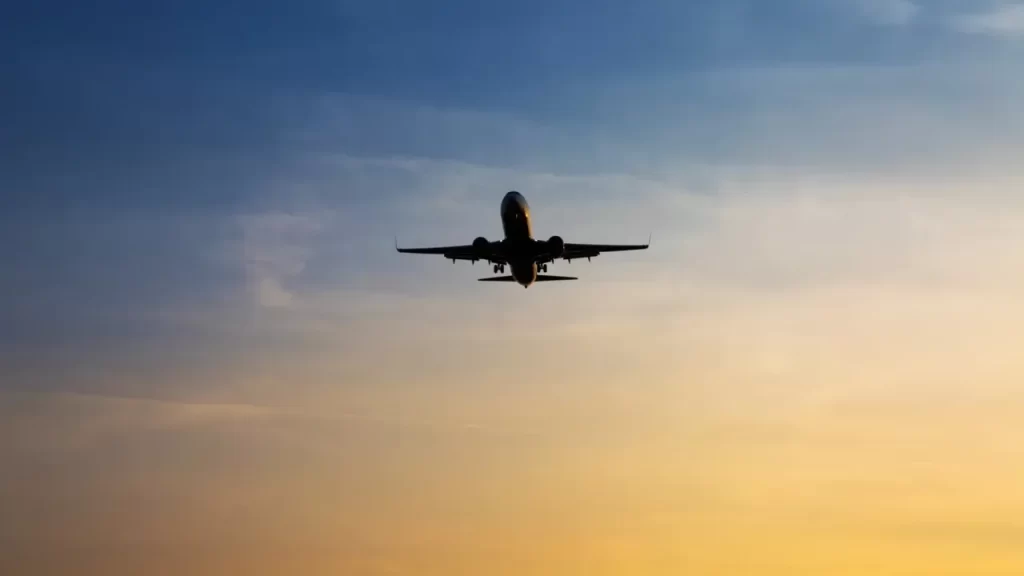 Hollanda’da kar ve hava muhalefeti nedeniyle uçuşlar iptal edildi