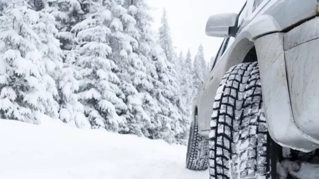 İl genelinde olumsuz hava koşulları ulaşımı aksattı