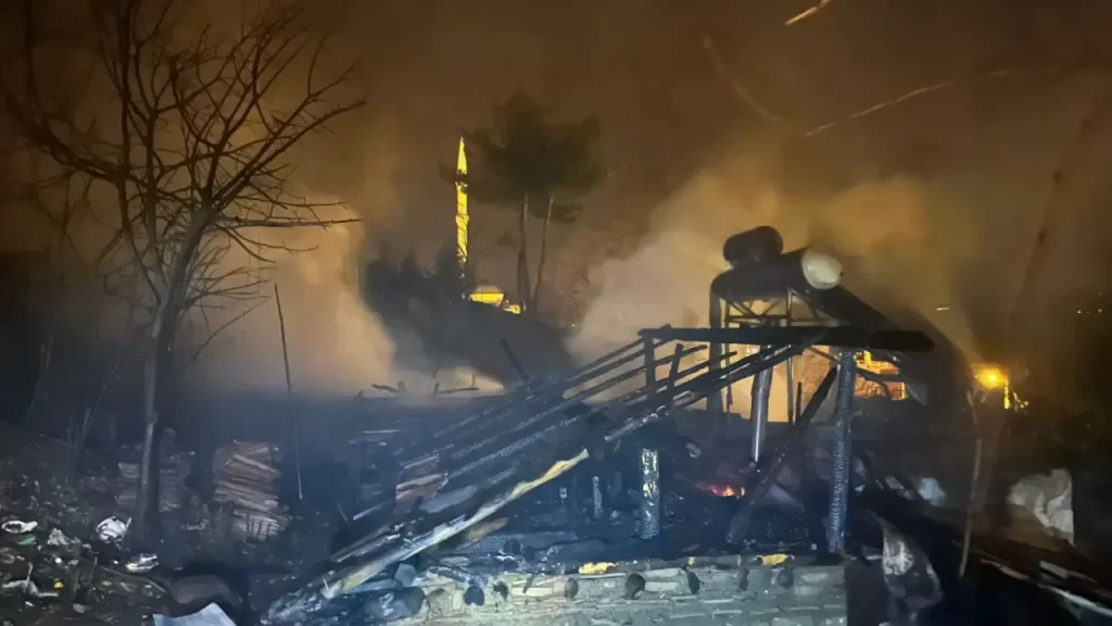 İrfan Karaçoban’a ait evde yangın çıktı, ev kullanılamaz hale geldi