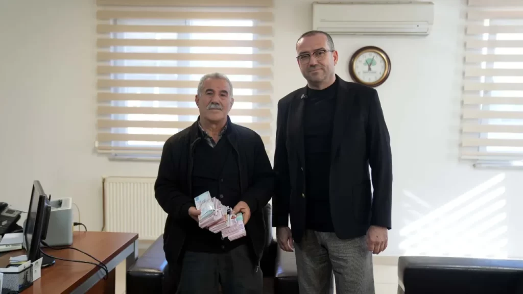 İşletmeci, çöpe attığı 110 bin TL’yi ekipler buldu