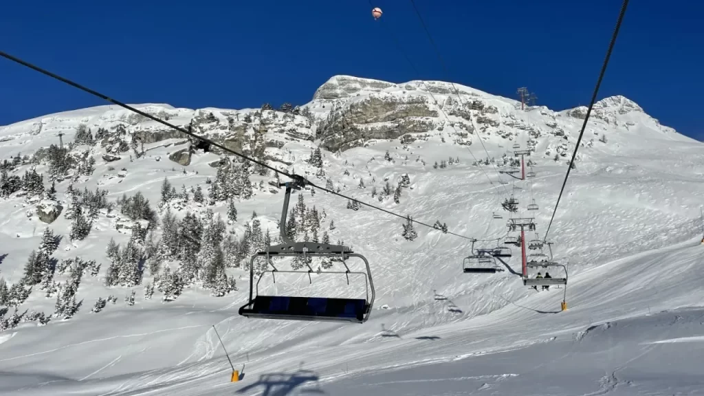 İsviçre Crans Montana’da Patlama: 10 Ölü ve Yangın Çıktı