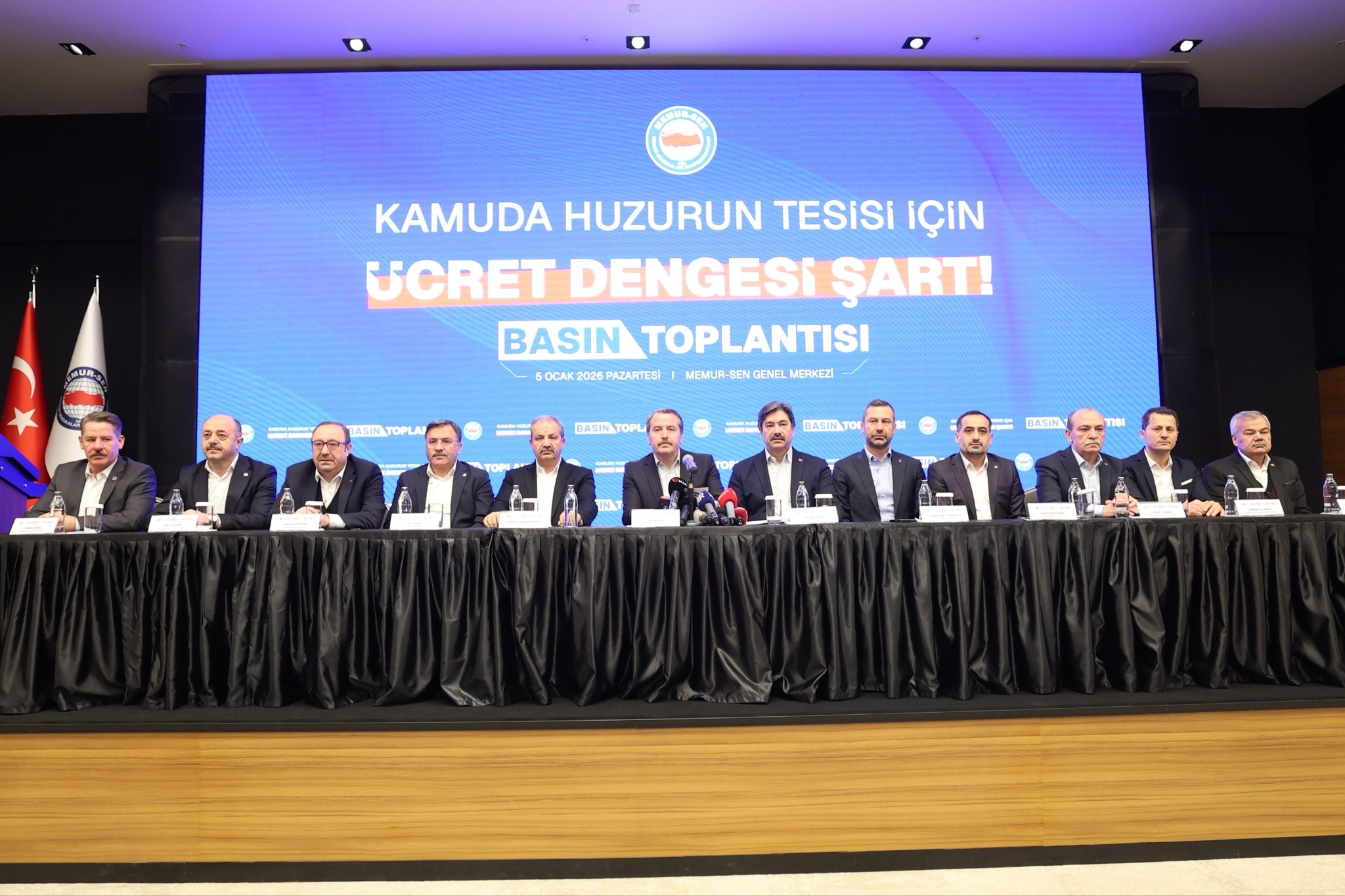 &ldquo;Zam oranları enflasyon karşısında eridi&rdquo;