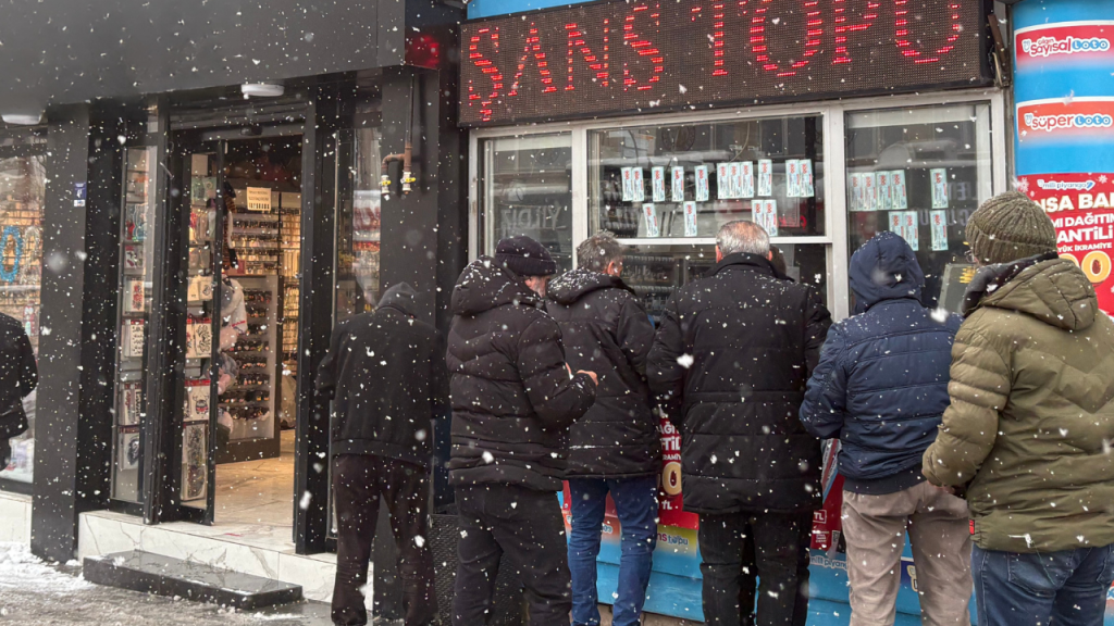 Milli Piyango yılbaşı çekilişinde büyük ikramiye dağıtıldı