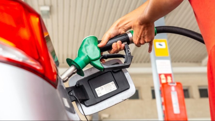 Motorin fiyatlarındaki indirim Sivas’ta vatandaşı sevindirdi