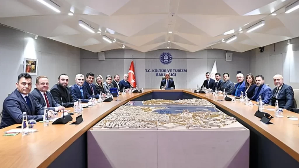 Radyo ve TV sektöründe yeni işbirliği ve tanıtım hamleleri