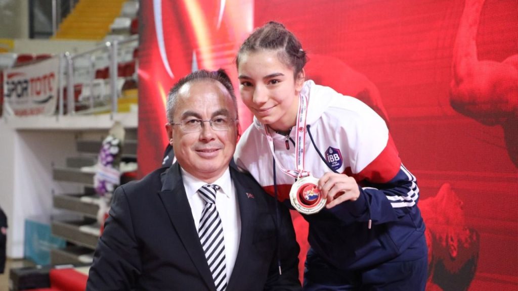 Sivas Spor ve Gençlikte Başarıyla Yüzünü Güldürdü